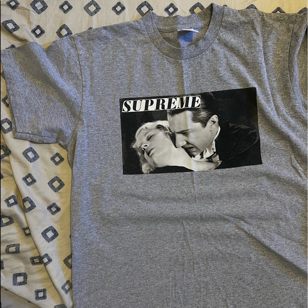 supreme tee